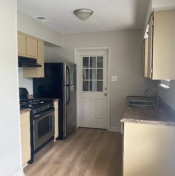 505 Candlelight Ln — Photo 8