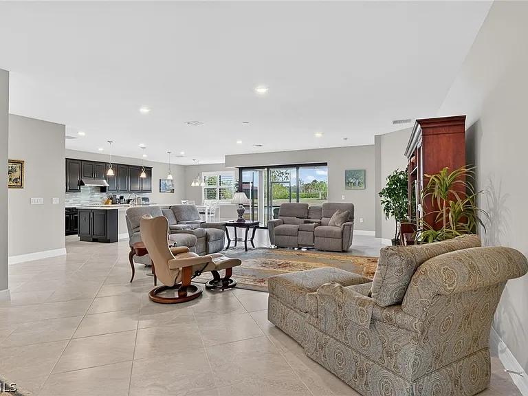 11279 Thurston Chase — Photo 4