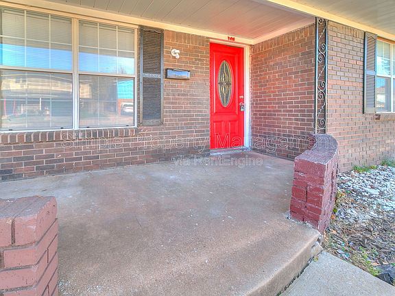 3rd image of 820 NE 81st St