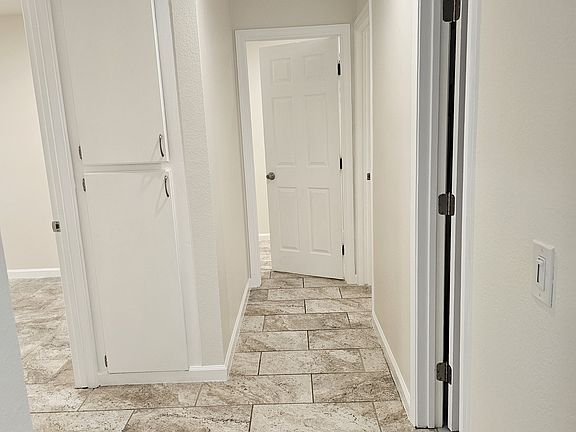5th image of 2071 Dewberry Ct