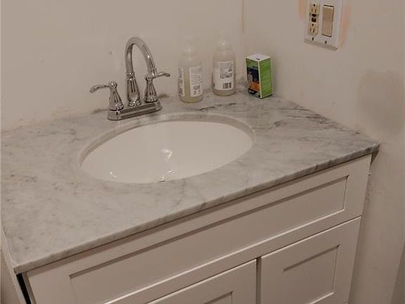 5th image of 157 1/2 Kings Hwy Unit L