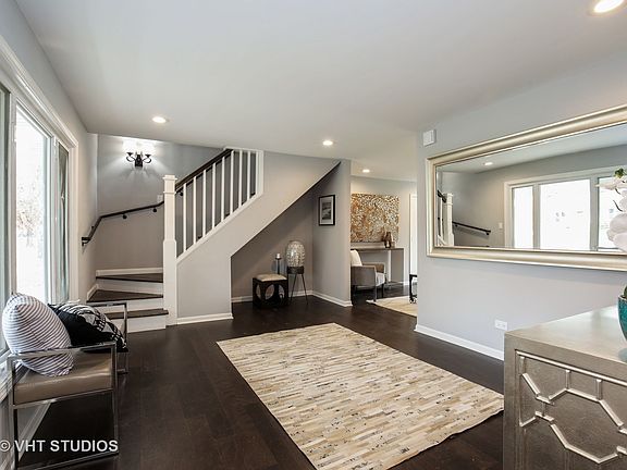 2nd image of 2031 W Parkview Cir