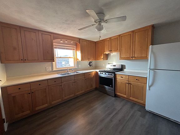 4th image of 7 Jackson St APT D