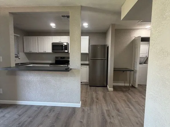 Biltmore District - Renovated Apartment Homes!, 4332 N 21st St #2, Phoenix, AZ 85016