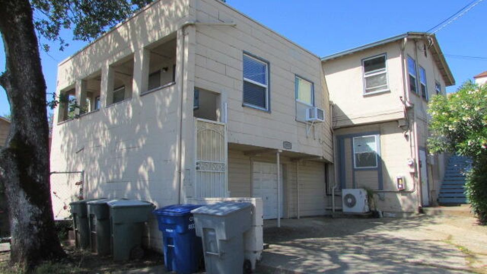 House in Redding - View 5