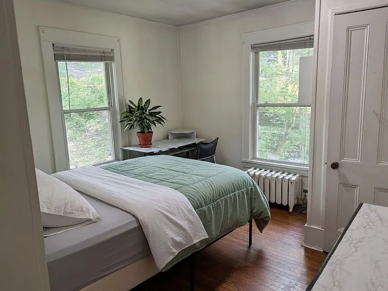 403 S Cayuga — Photo 9