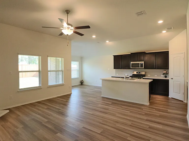 2437 Opaline Dr — Photo 9