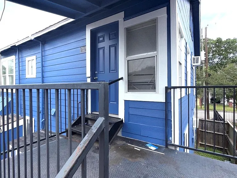 7018 Avenue F #3 — Photo 2