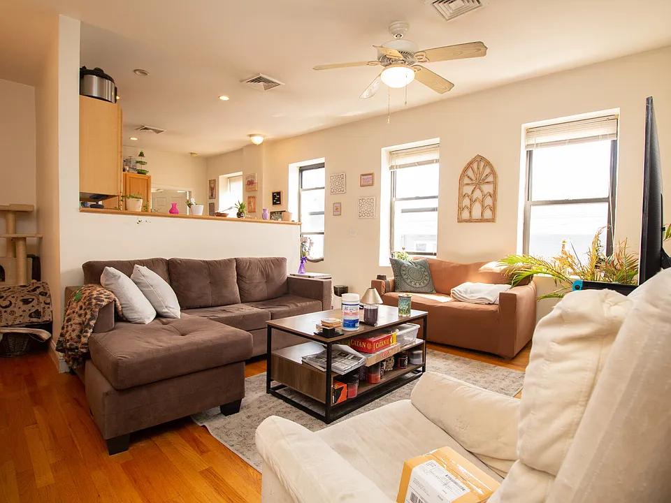 246 Market St #1