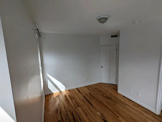 Rented by Compass | media 21