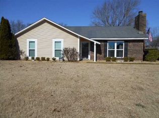 289 Honeysuckle Dr, Millbrook, AL 36054