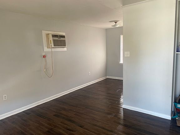 3rd image of 747 California Ave #8