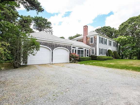 3rd image of 117 Crows Pond Road