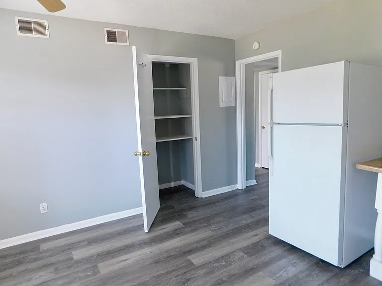 9004 Middleground Rd #B — Photo 11