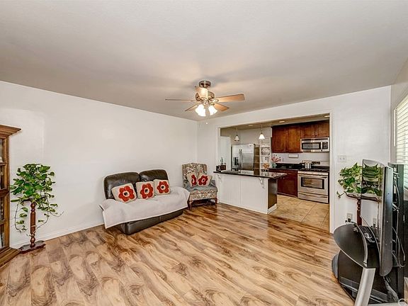 5th image of 22912 Berendo Ave