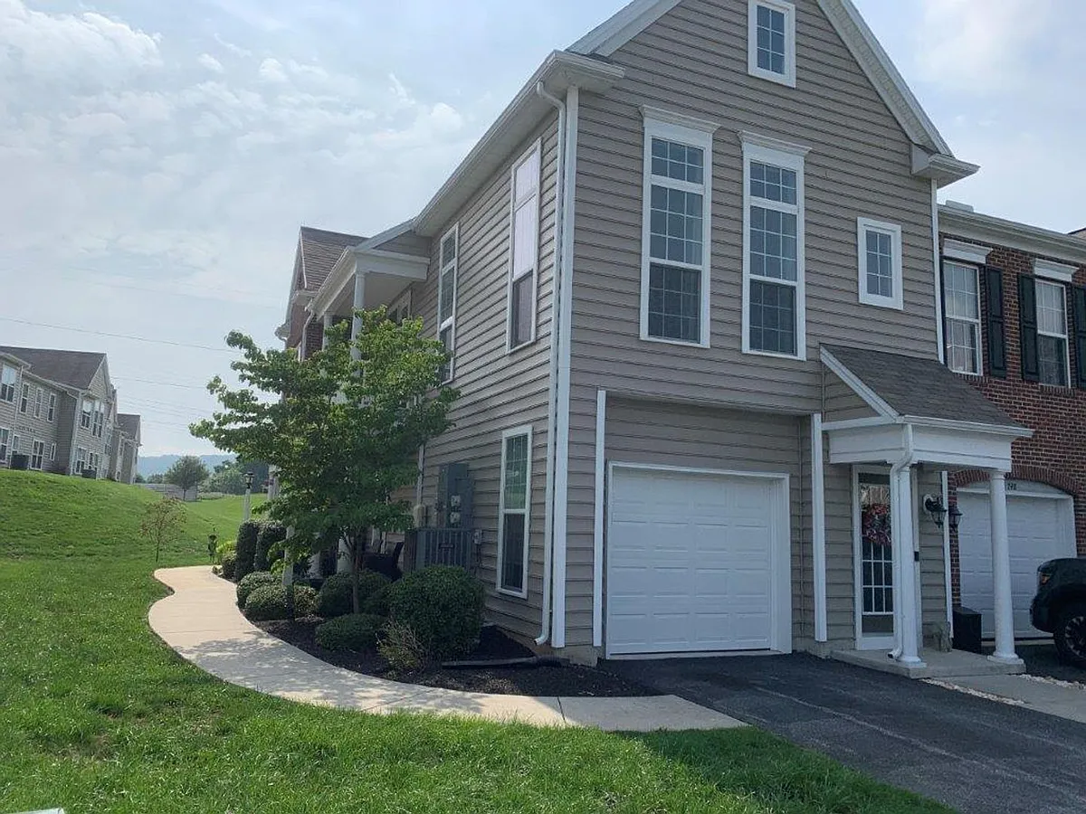 Building Photo - 744 Whitetail Dr