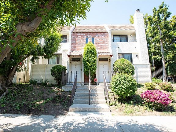 2nd image of 6540 Hayvenhurst Ave Unit 34