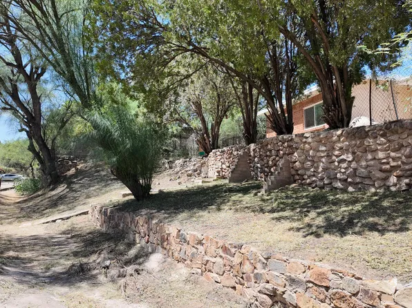 1371 E Bristol Dr, Nogales, AZ 85621
