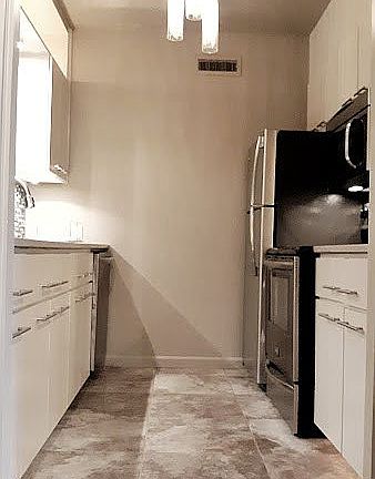 2nd image of 700 E 9th St APT 4M