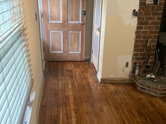 2nd image of 3317 Brest Ave
