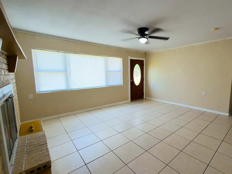 409 Grant St — Photo 6