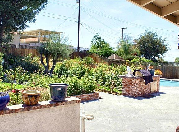 4th image of 9834 Bogardus Ave