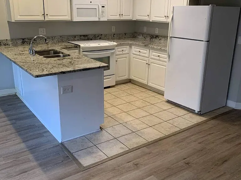960 Colony Pkwy — Photo 5