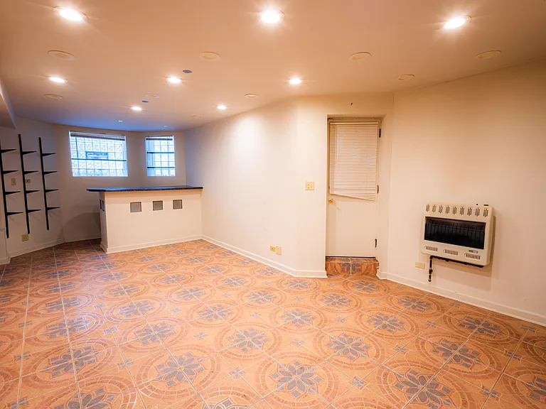 7250 S King Dr #1 — Photo 21