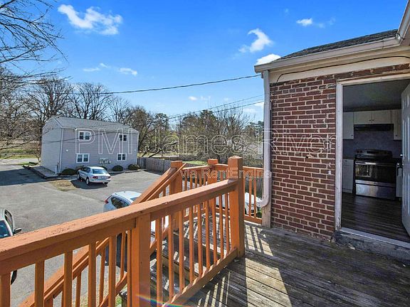 2nd image of 4915 Chamberlayne Ave APT 4