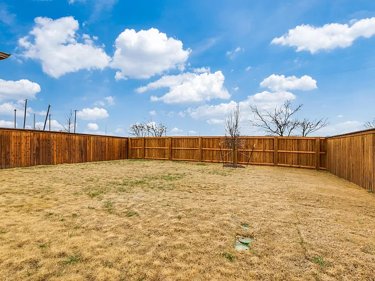 2544 Rambling Rd — Photo 25