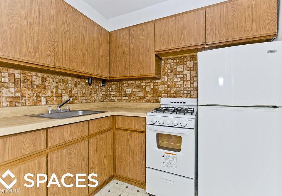 2nd image of 739 W Belmont Ave APT 205A