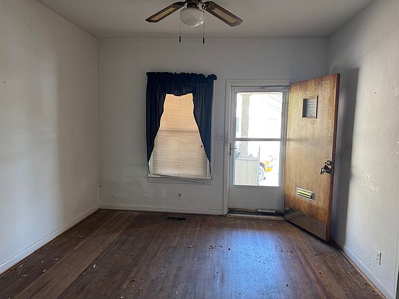5th image of 706 Gill St
