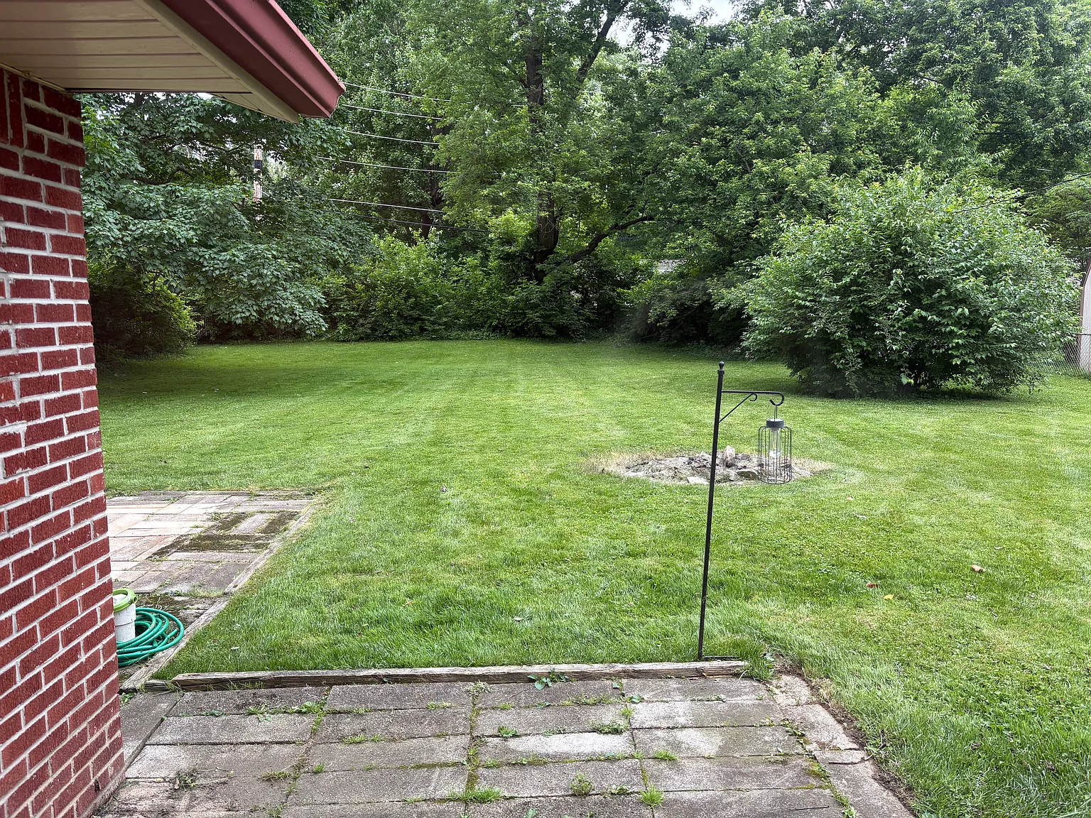 3 bed, 1375 sqft, $2,000 — Photo 2