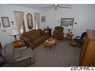 4th image of 258 Oak St