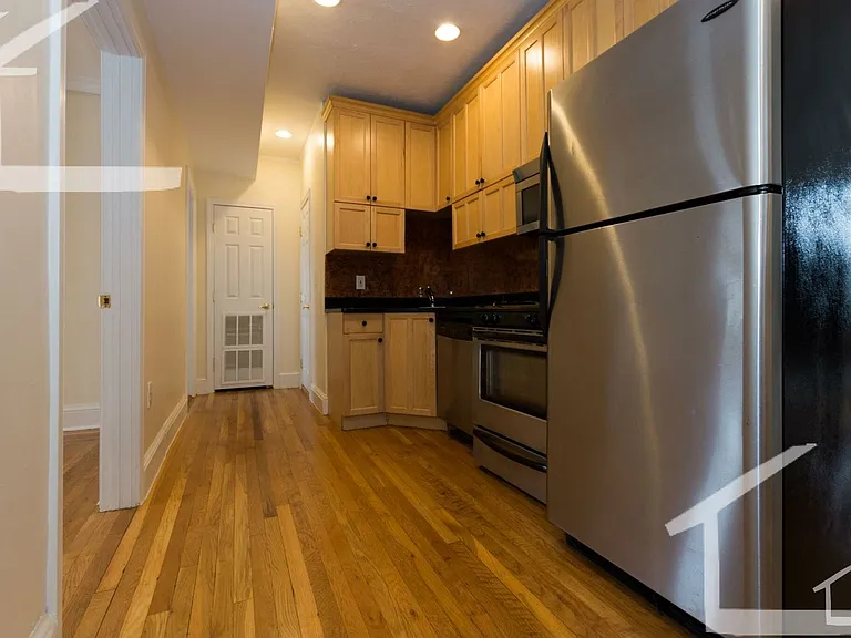 73 Thatcher St #21 — Photo 3