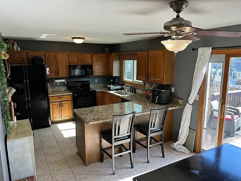 2900 Locust St — Photo 5