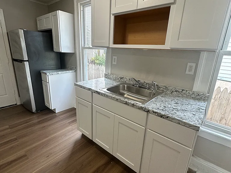 44 Liberty St #1 — Photo 4