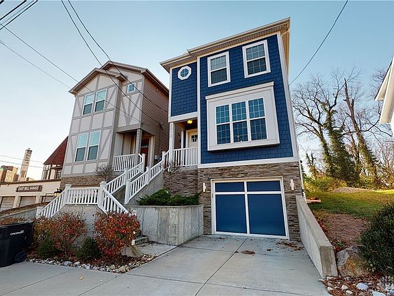 2nd image of 3013 Lavinia Ave