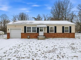 2225 Saratoga Dr, Hermitage, PA 16148