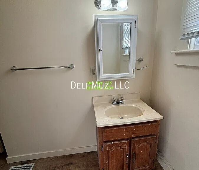 730 Covert Ave — Photo 9