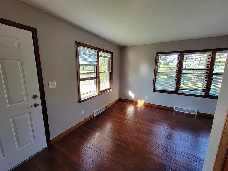 8707 E State St — Photo 16
