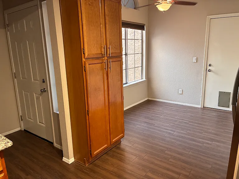 1131 N Carriage Ln — Photo 11