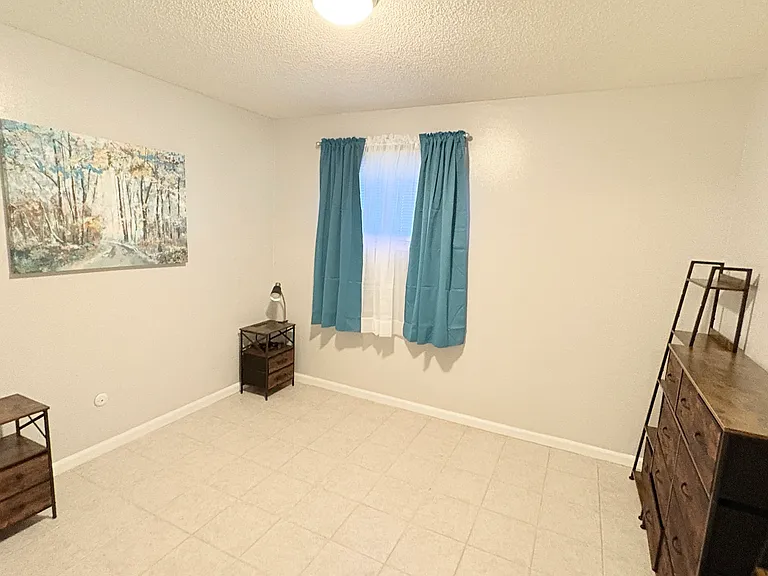 507 W Westview St #4 — Photo 11