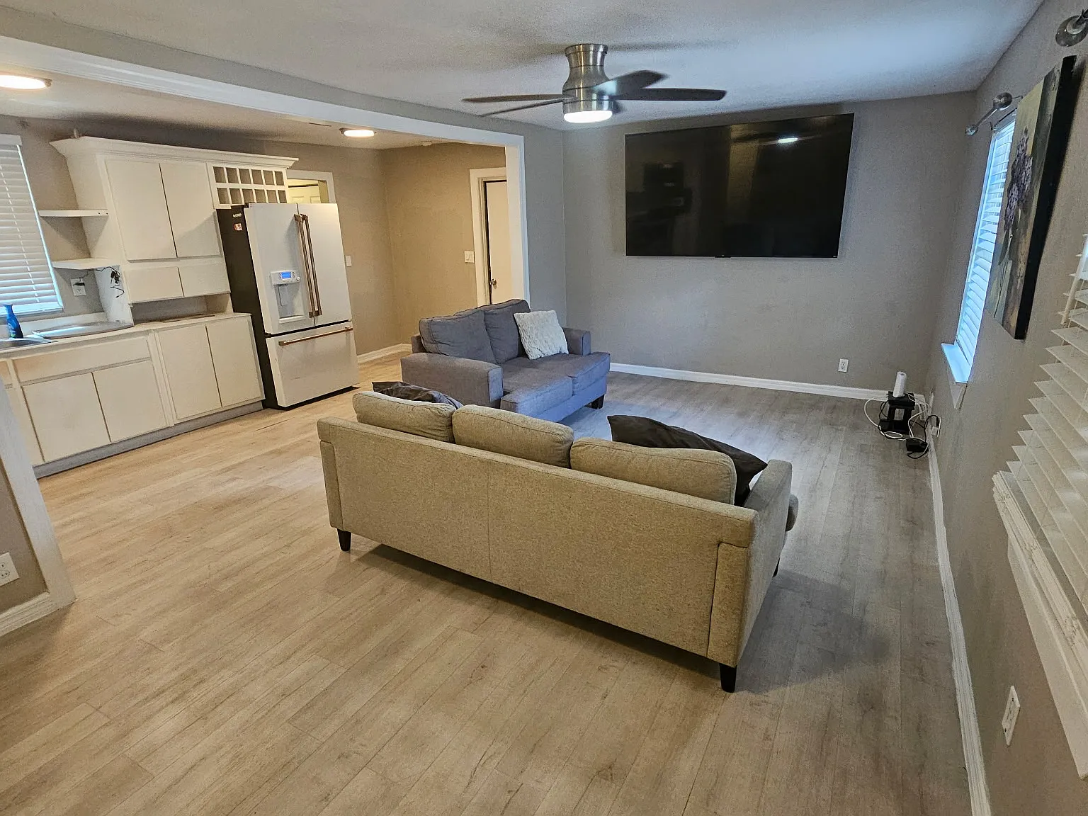 3 bed, 1000 sqft, $1,950 — Photo 3