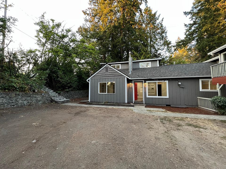 1st image of 810 NW Hidden Meadow Way