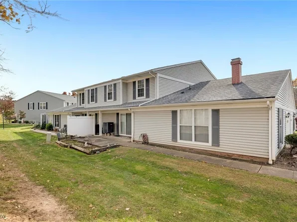 10364 Independence Dr #19C, North Royalton, OH 44133