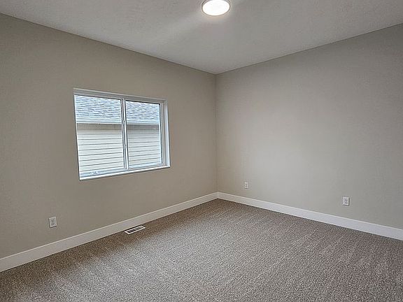 4th image of 510 Isabella St