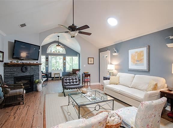 4th image of 6174 Haley Ln