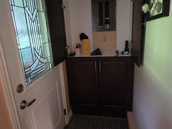 4th image of 1031 Metro Rd