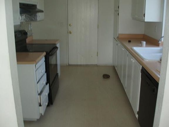 2nd image of 8605 Oakbank Way